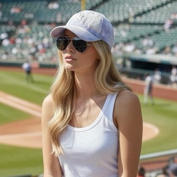 Women’s  New Era New York Mets baseball cap in a lavender and white tie-dye - Picture 1 of 9